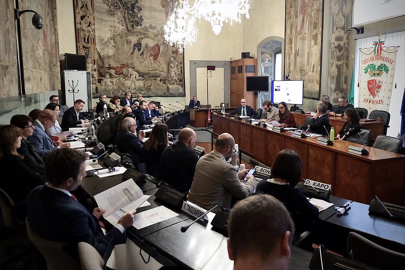 Sala Quattro Stagioni di Palazzo Medici Riccardi durante un consiglio