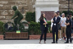 particolare di piazza della signoria di Firenze, con sindaco Sara Funaro