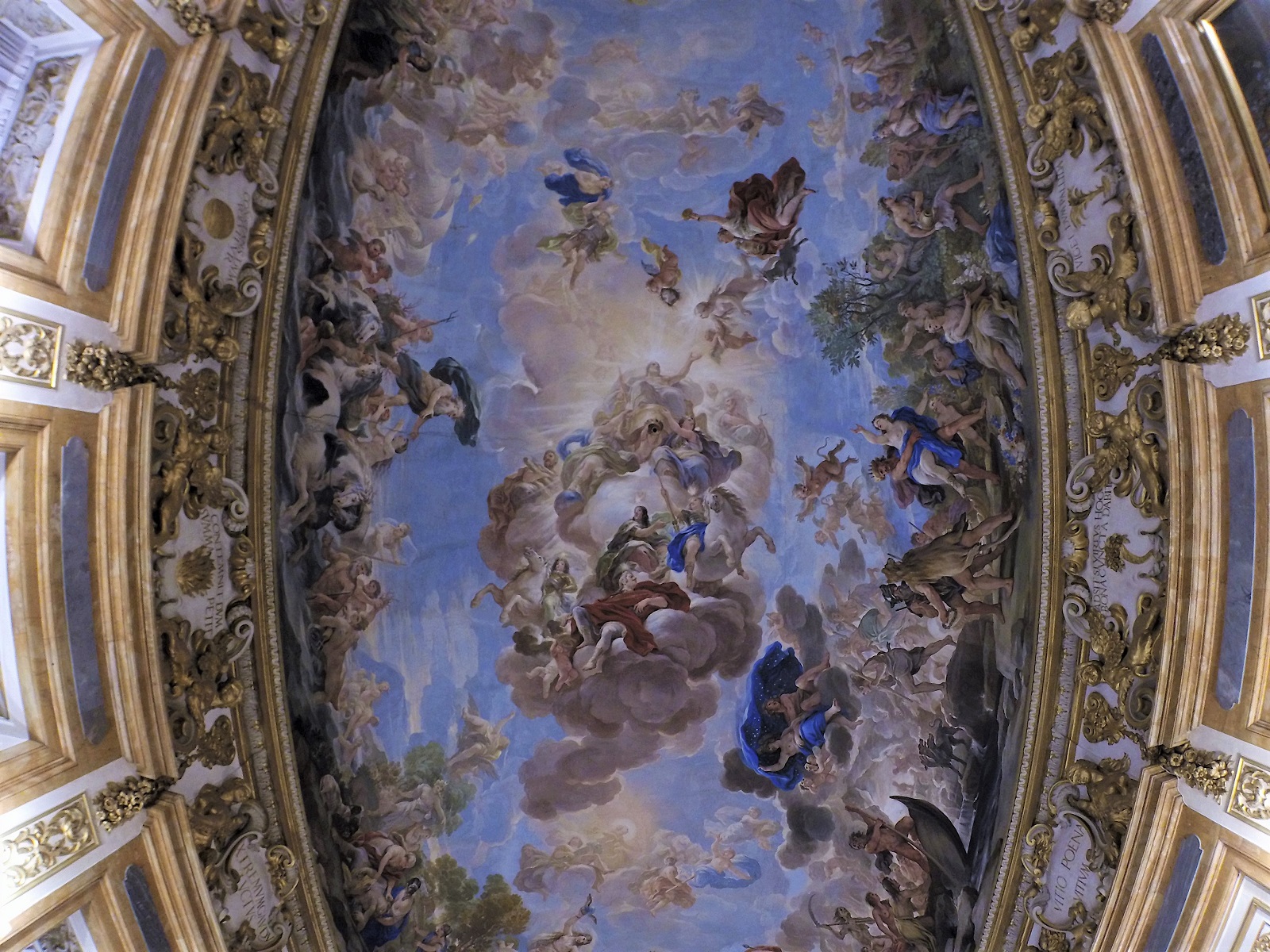 soffitto della sala Luca Giordano con i suoi affreschi